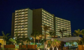 Hot Beach Suites com Ingresso